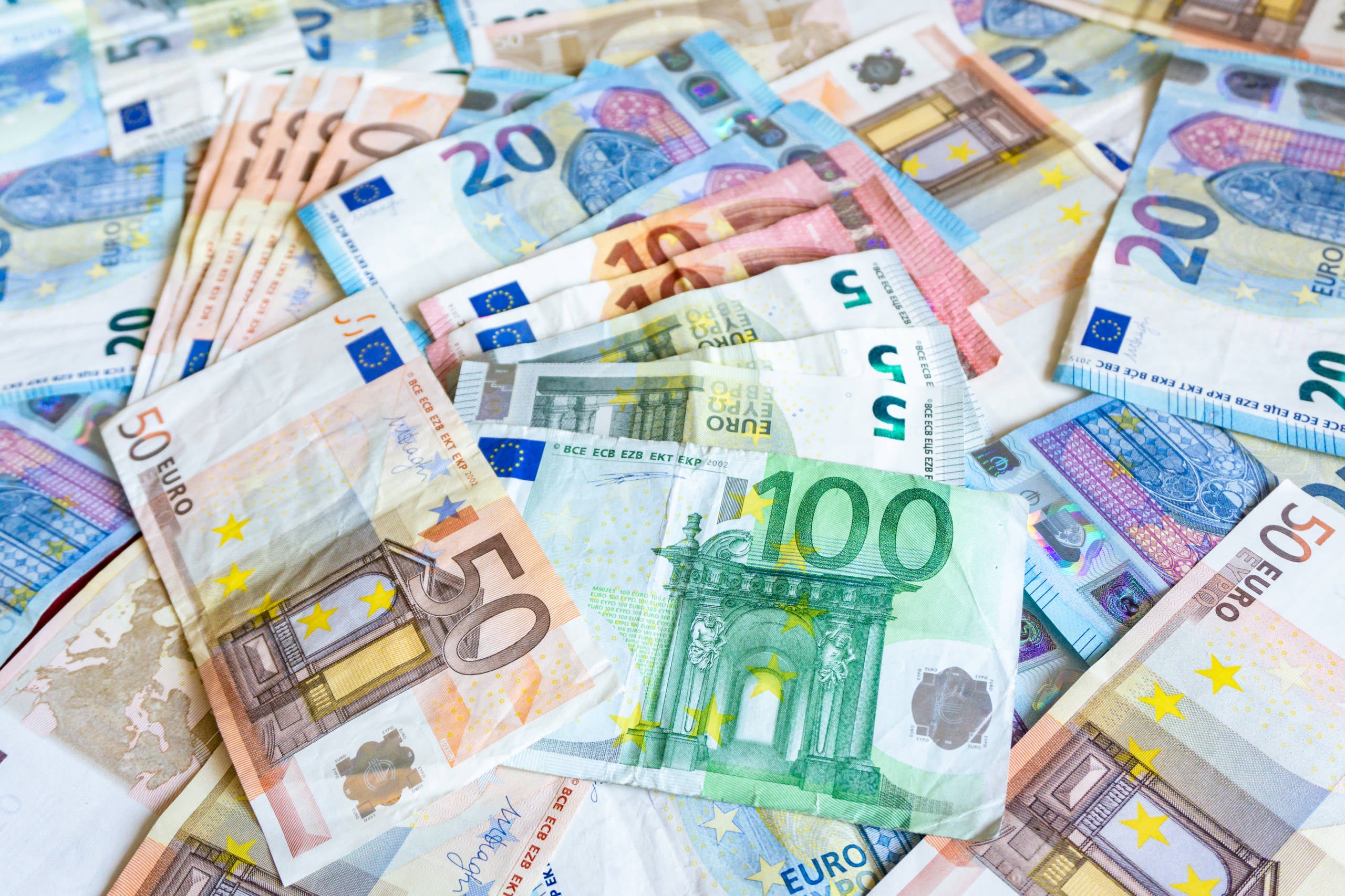 Cash Or Card When Travelling In Europe