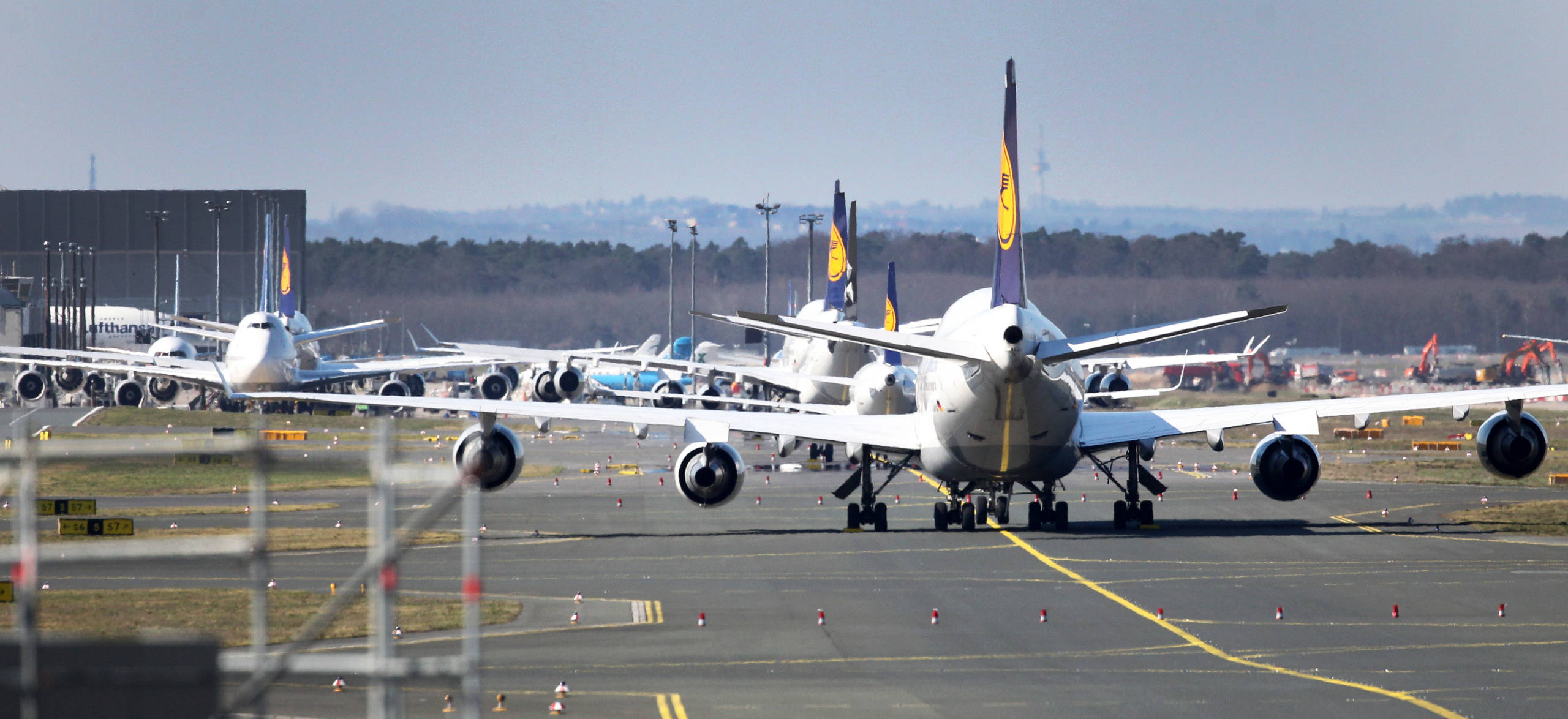 Lufthansa plane on runaway (Photo by Daniel Roland/Getty Images)