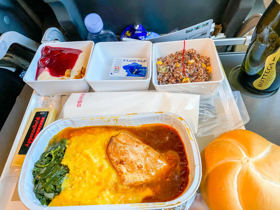 The 6 best and worst in-flight meals I ate last year - The Points Guy