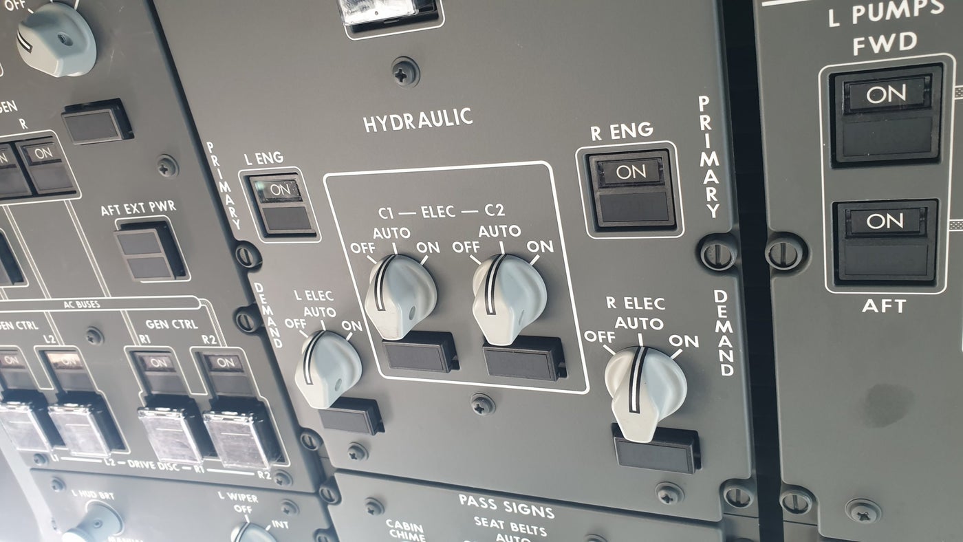 Boeing 787 Hydraulic System