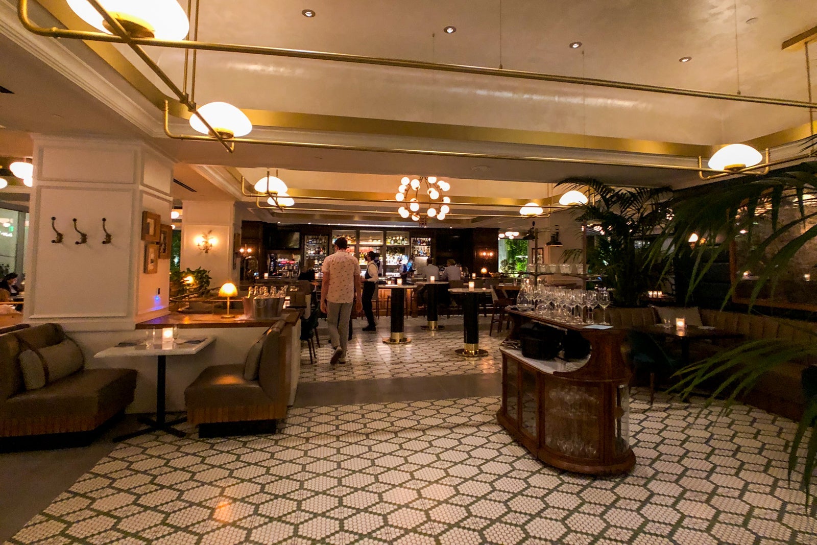 hotel restaurant