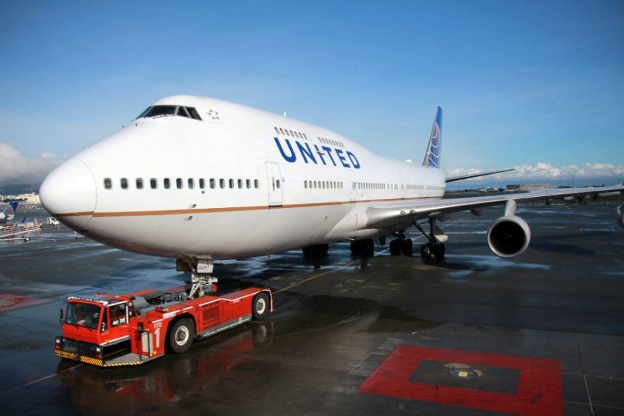 united fantasy flight airplane