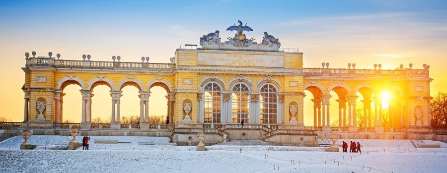 Vienna Schonbrunn Palace featured shutterstock 229278424