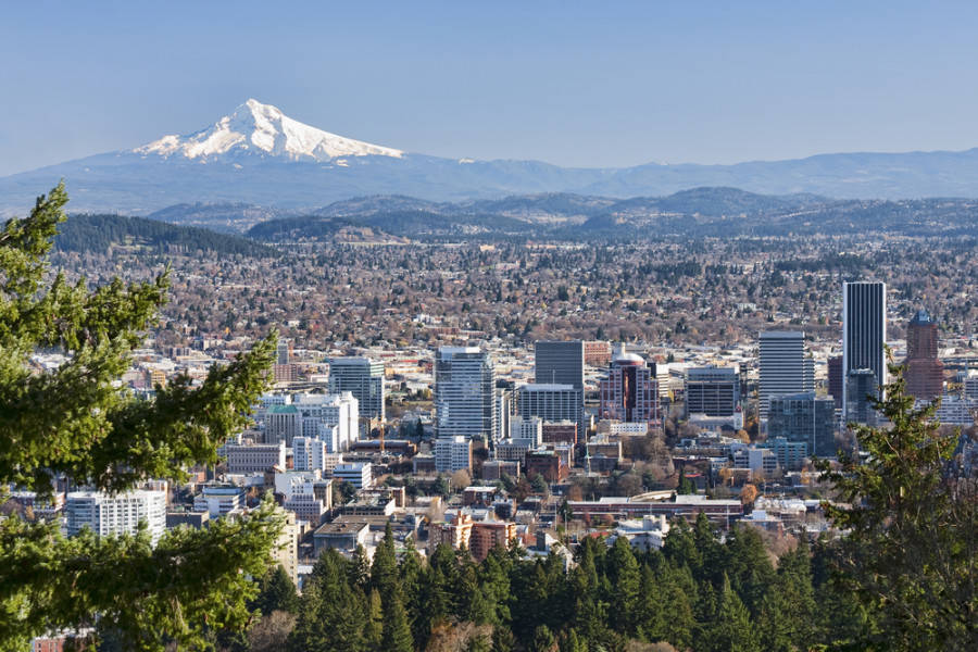 View overlooking Portland from Washington Park (Photo courtesy of Shutterstock)