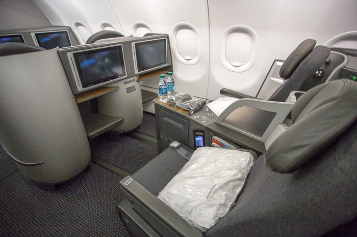 Fotografie American Airlines A321T business class Kevin Song.