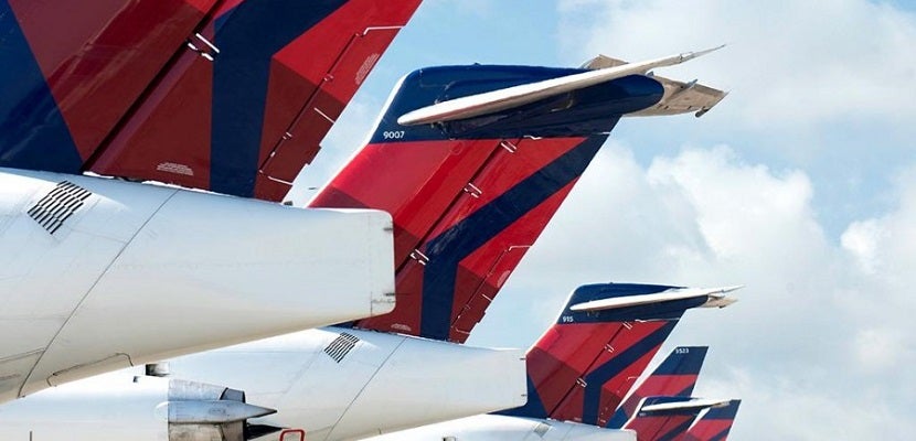 Delta plane tails in a row