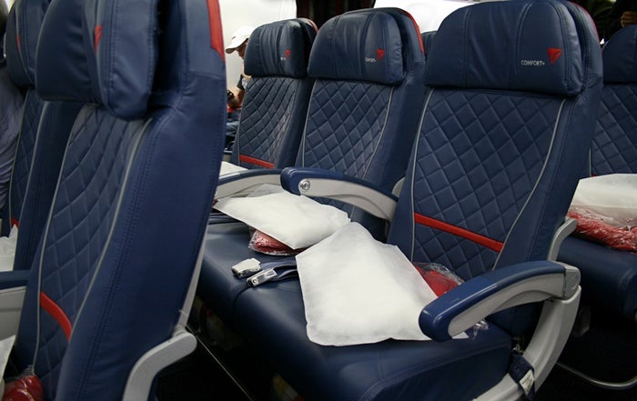 review-delta-comfort-on-a-767-300er-jfk-to-madrid