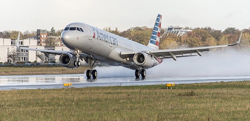 American-Airlines-A321-landing-featured