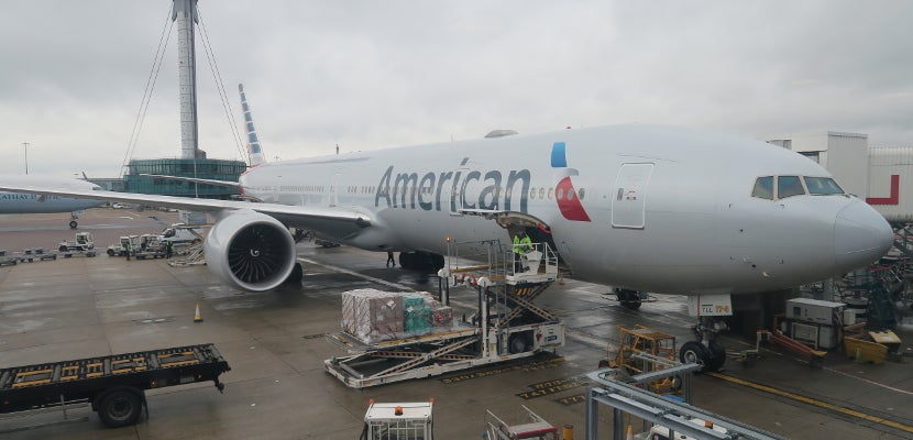 American777-300ER