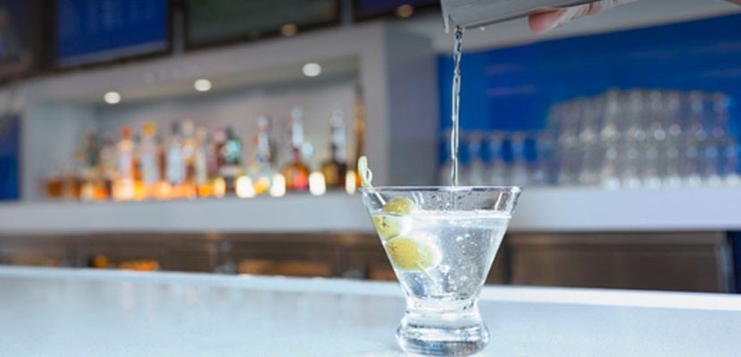 img-delta-sky-club-martini-on-bar-featured