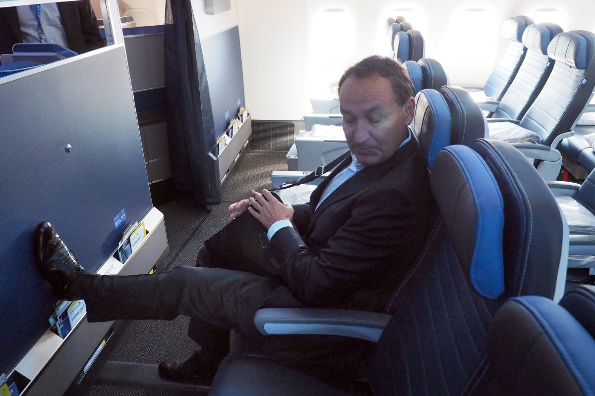 United 777-300ER CEO Oscar Munoz