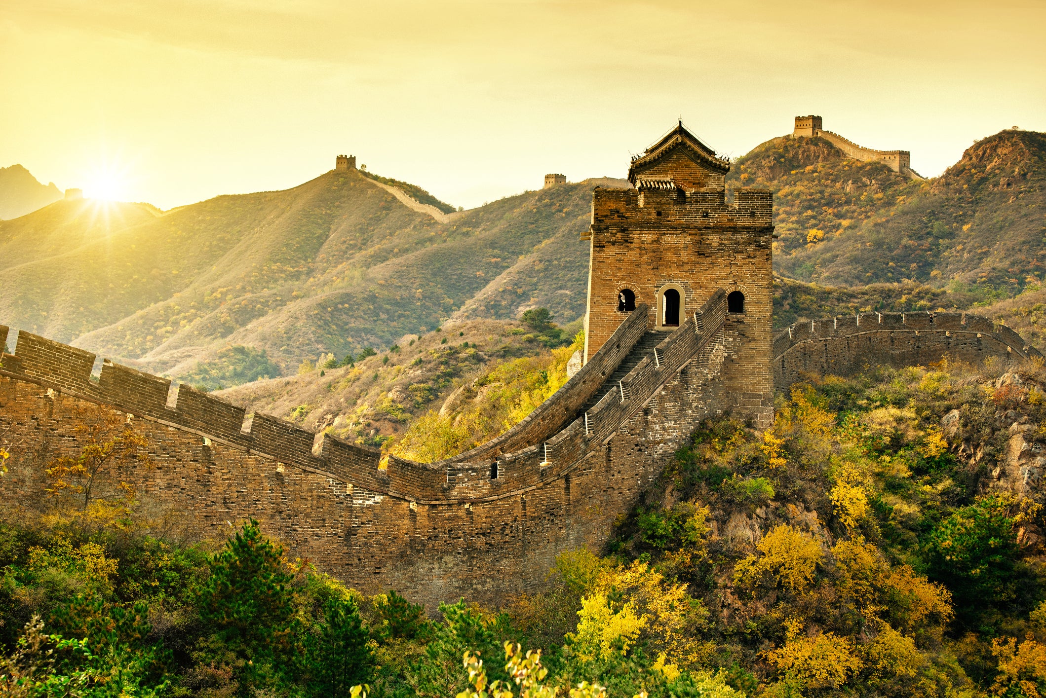 Китайская стена. Китай Великая китайская стена. Великая китайская стена Сычуань. Еликаякитайская стена.