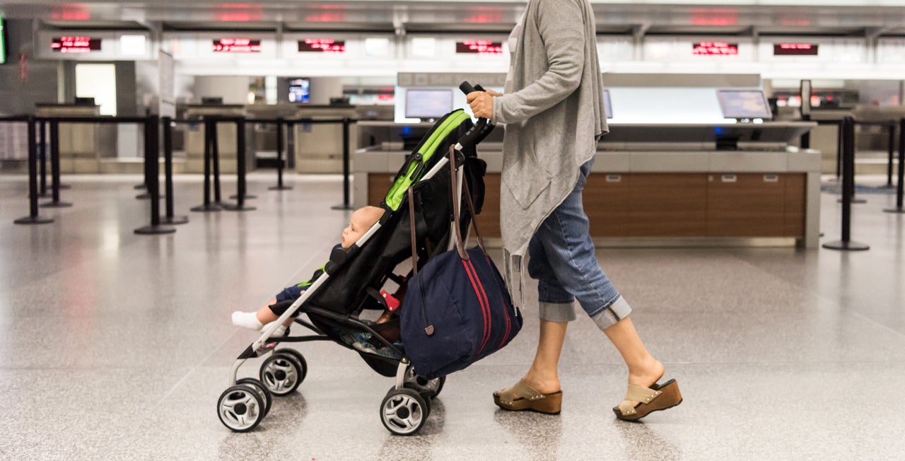 tips for travelling alone with toddler