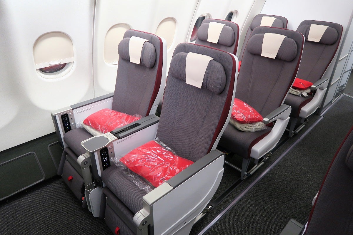 Iberia A340-600 Premium Economy window seat pairs