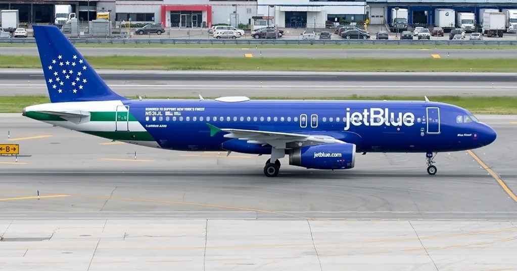 JetBlue paints an Airbus A320 for the NFL's New York Jets