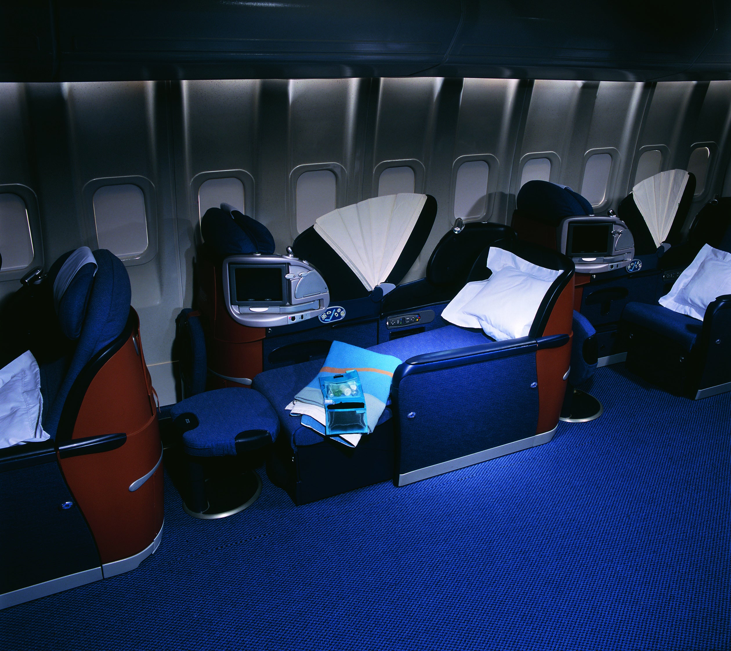 Does British Airways have flatbeds in business class?