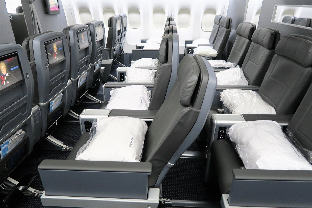 AA 772 premium economy recline