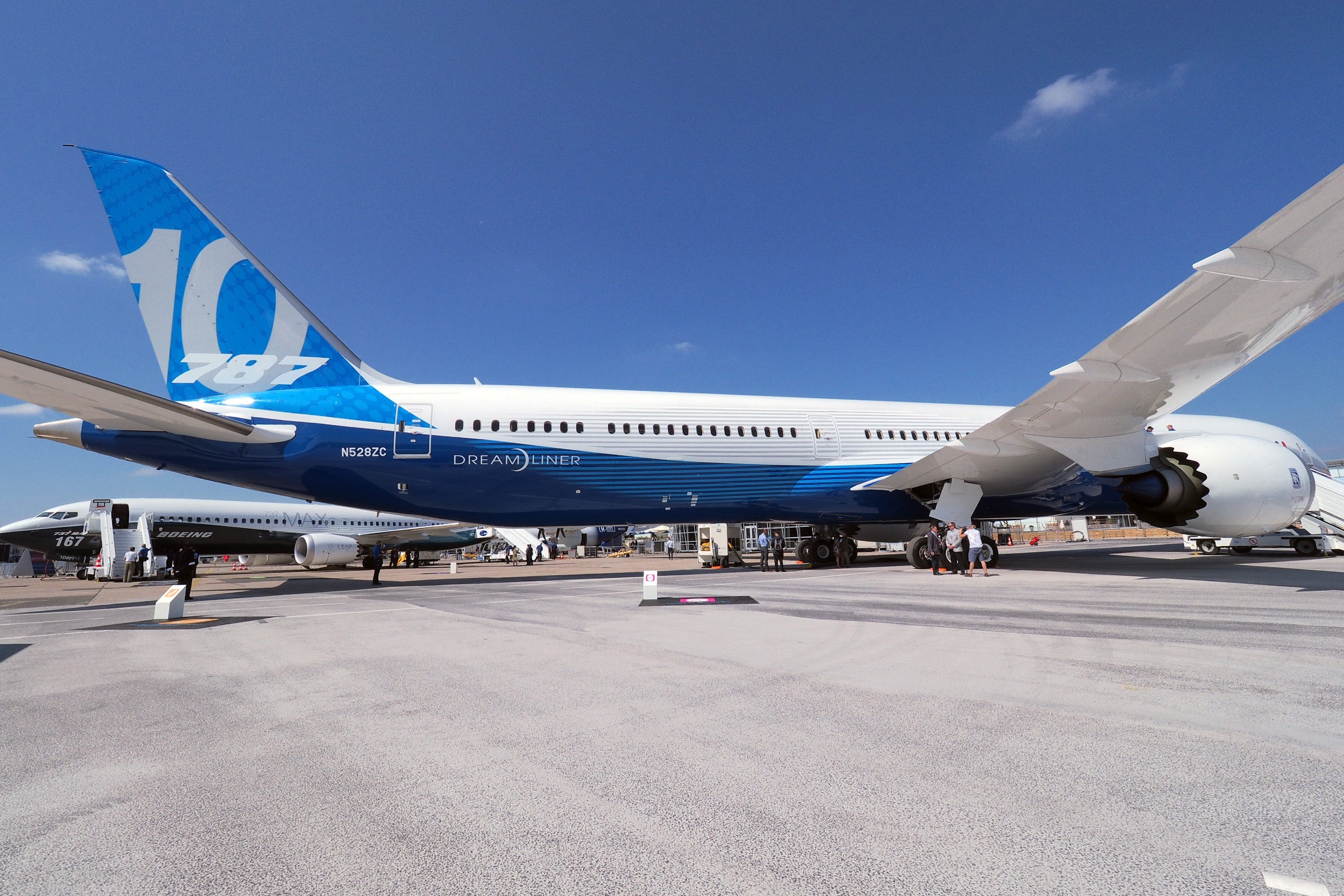 First Look Inside Boeing's Extended-Length 787-10 Dreamliner
