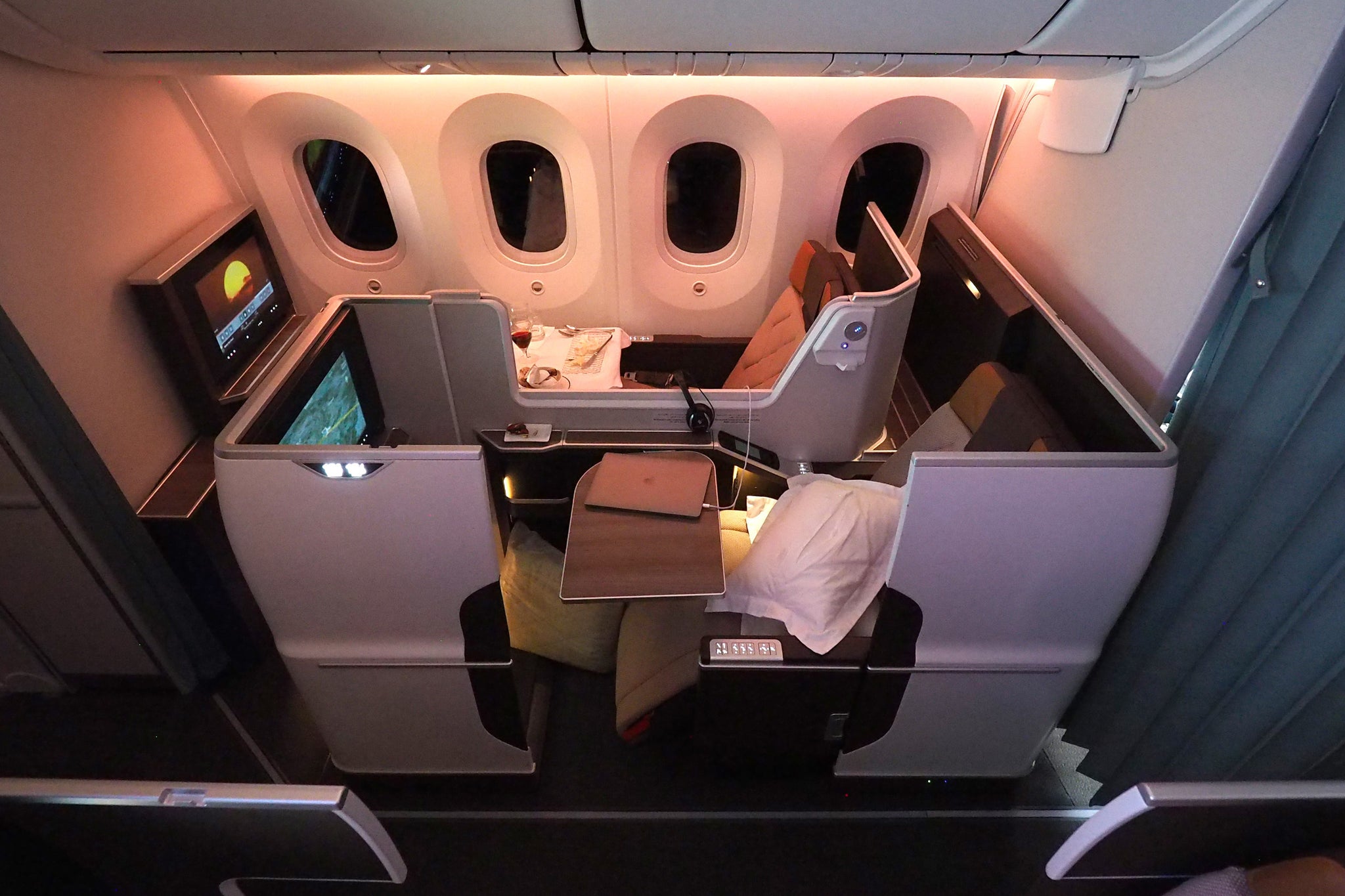 Review: Oman Air (787-9) Business Class From Paris to Muscat - The ...