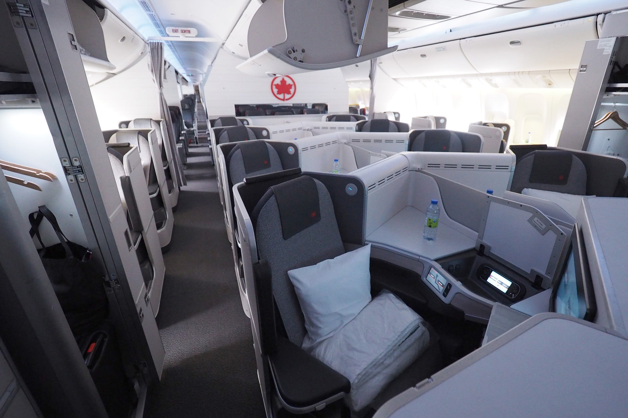 Review Air Canada Er Business Class The Points Guy