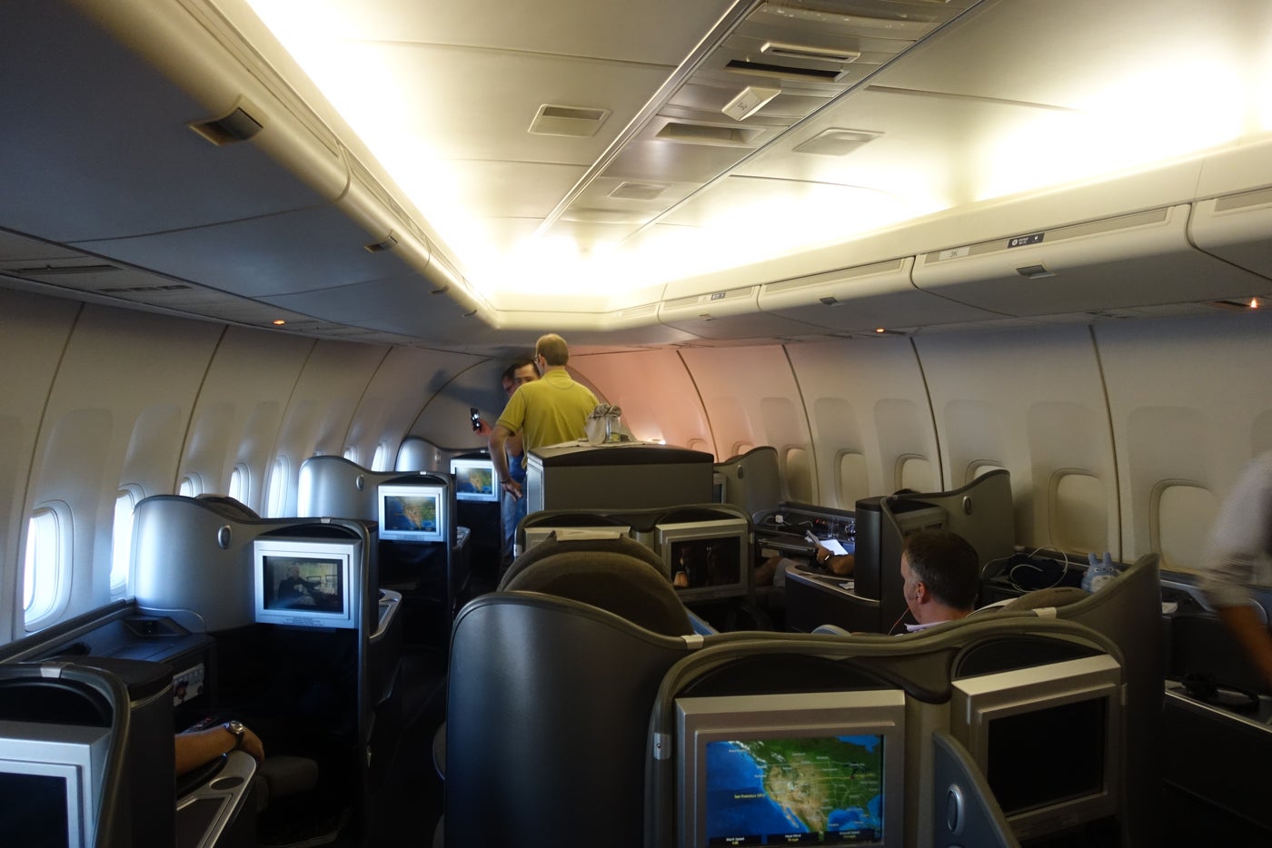 Flying the Upper Deck on United's Surprise 747 Party Flight - The ...