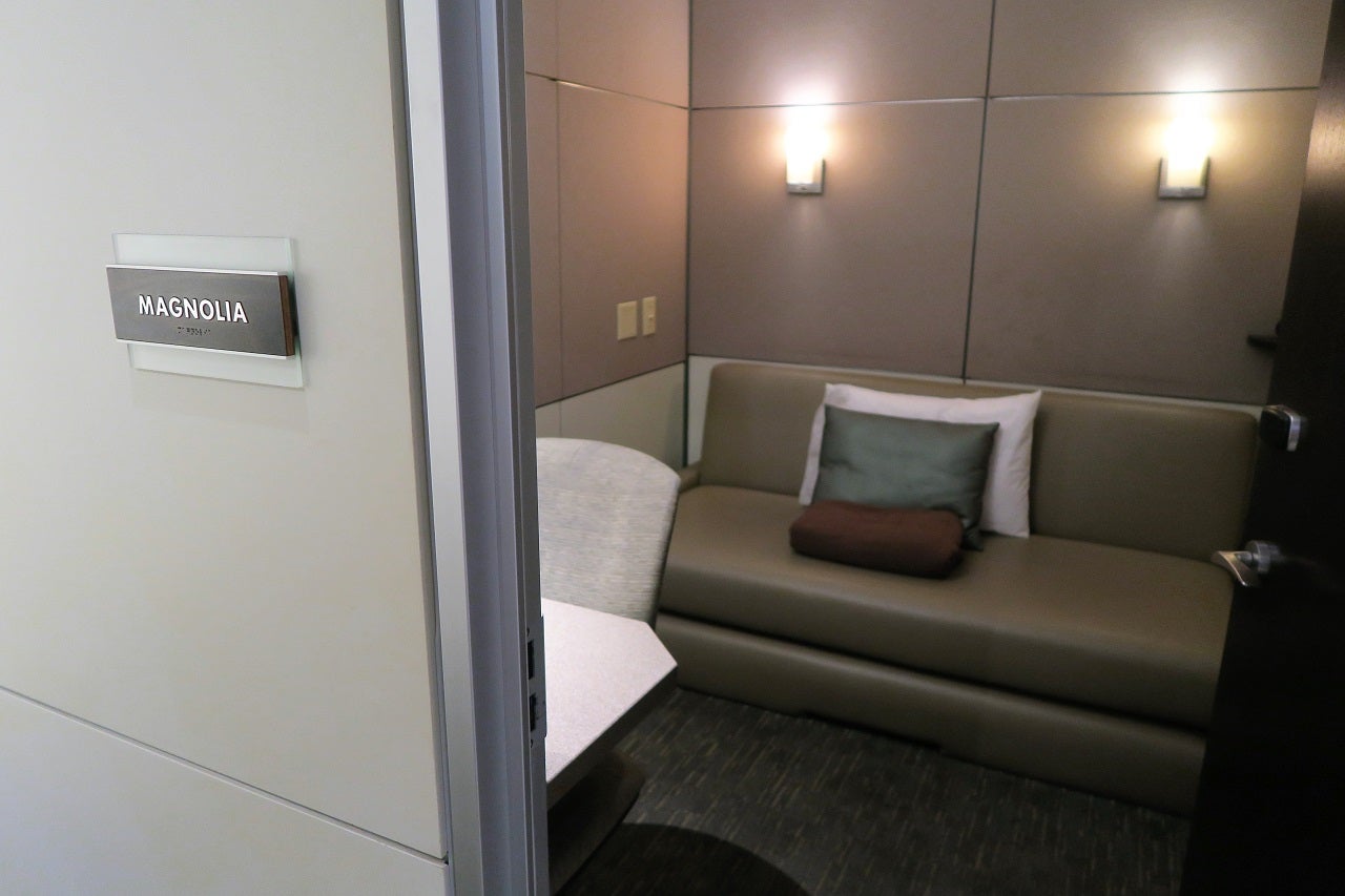 Minute Suites ATL Magnolia room