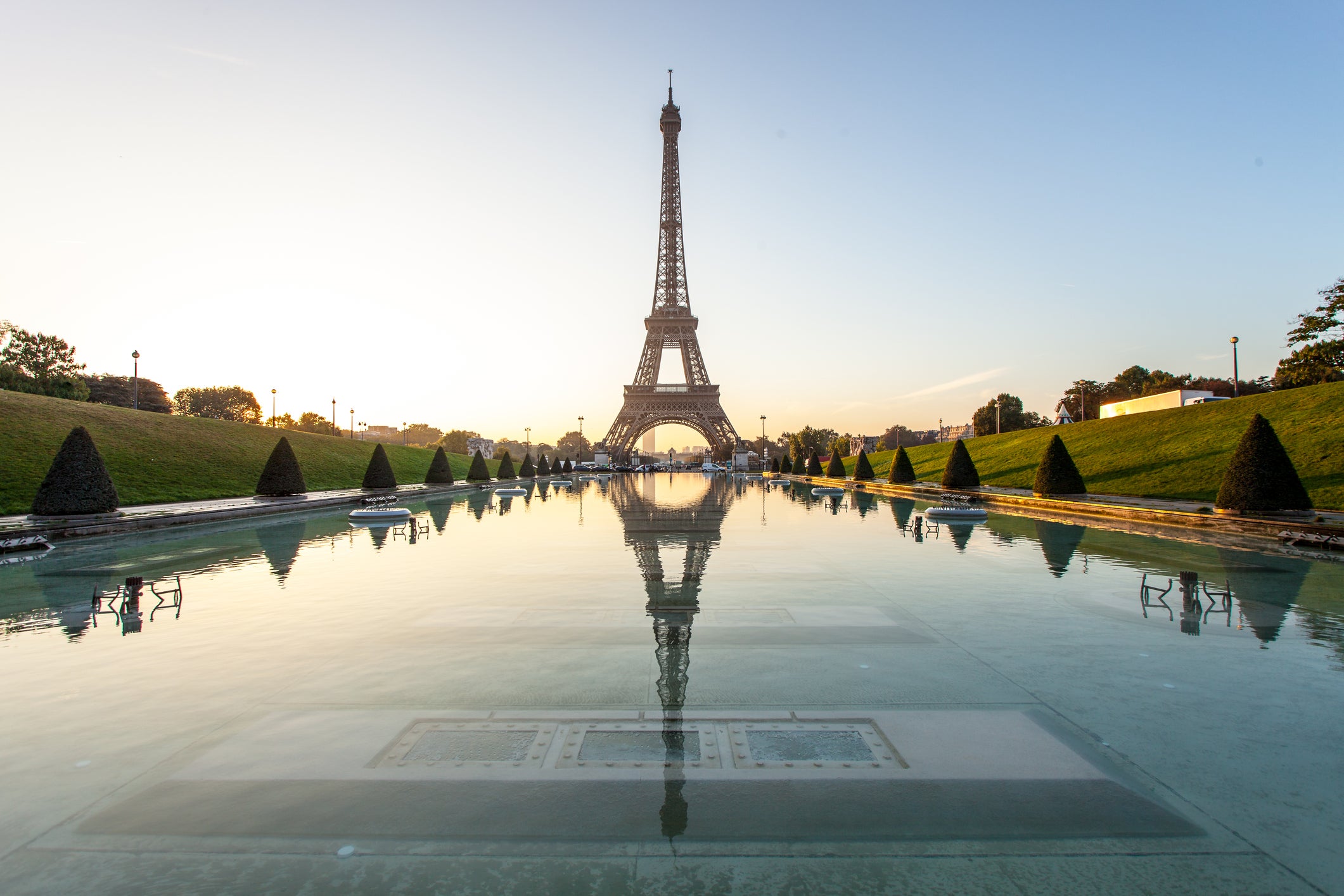 Eiffel reflection