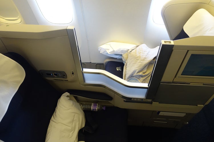 Flight Review: British Airways (777-200) Club World Business Class From ...