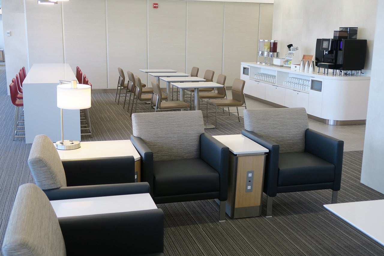 Inside American Airlines' New ORD Flagship Lounge