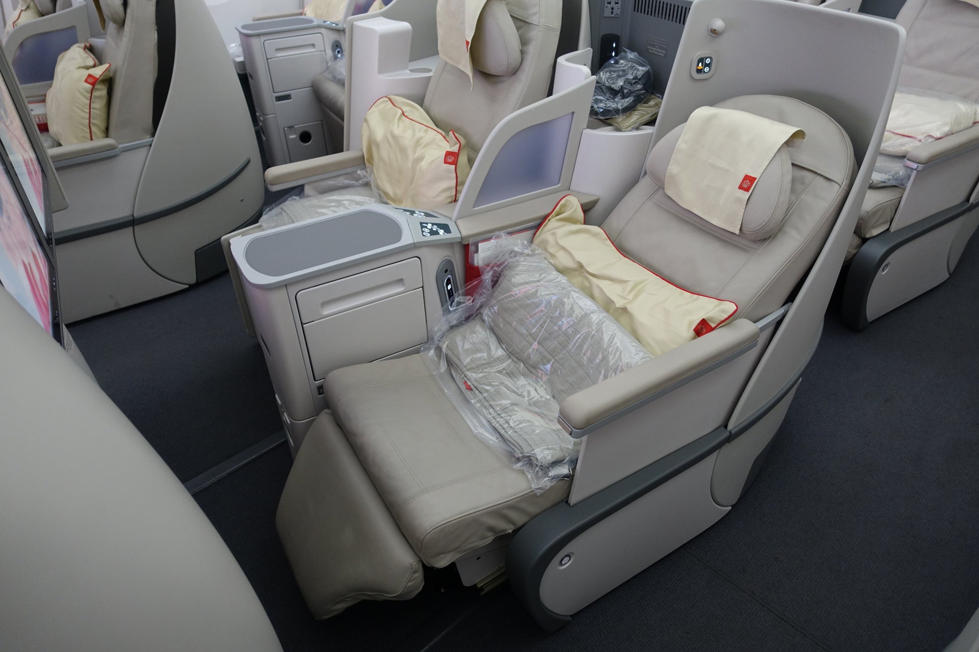 Review Royal Jordanian (7878) Business Class, NYC to Amman The Points Guy