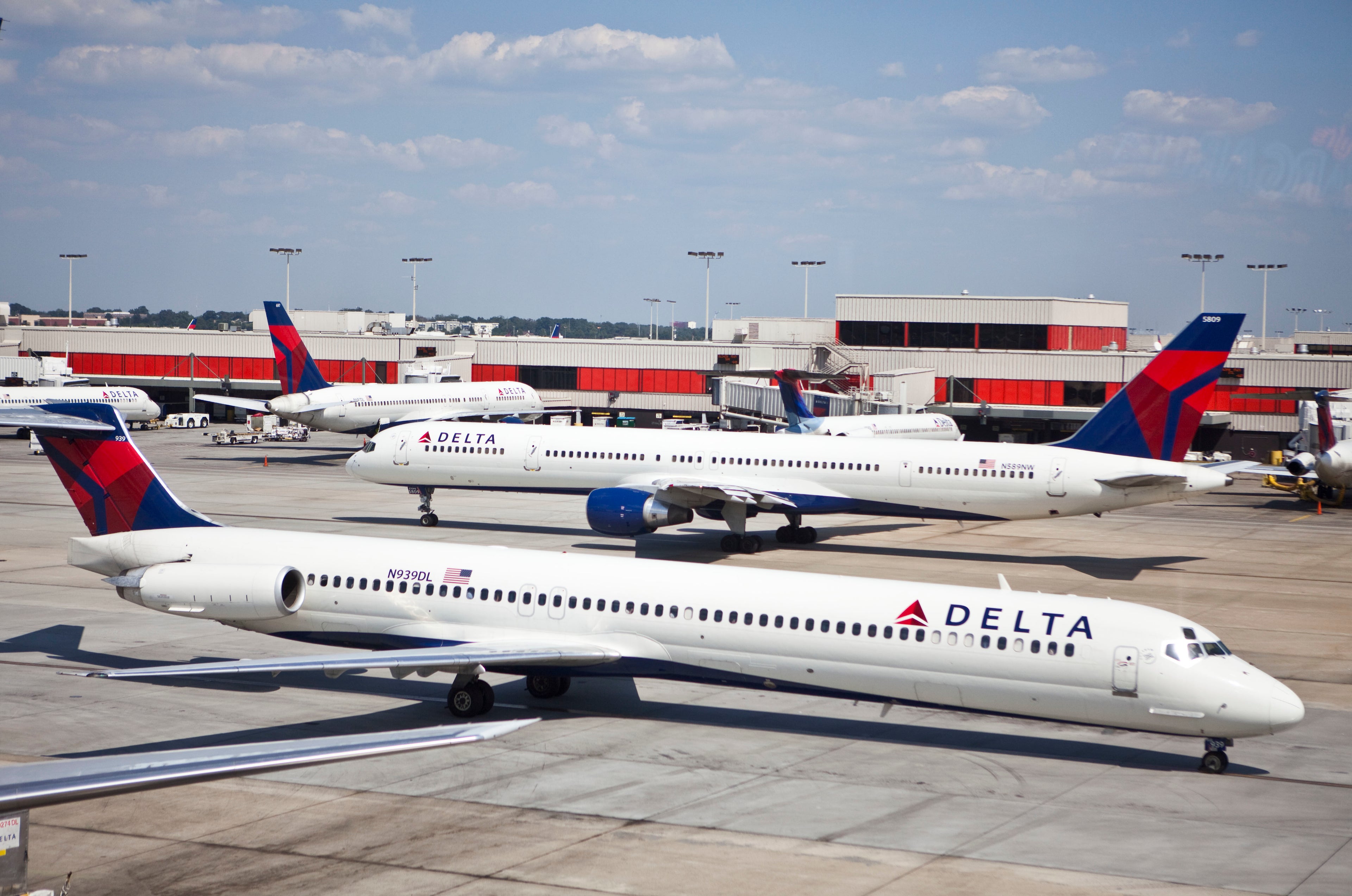Flash Sale Delta US Awards From 10,000 SkyMiles RoundTrip The