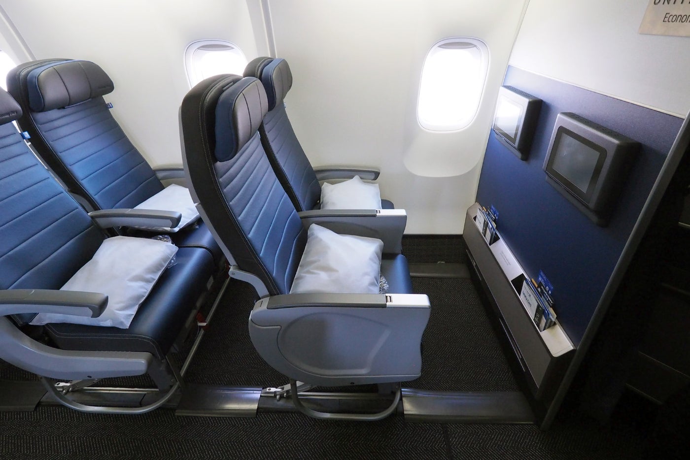 Where to Sit When Flying United's 767-300ER: Economy