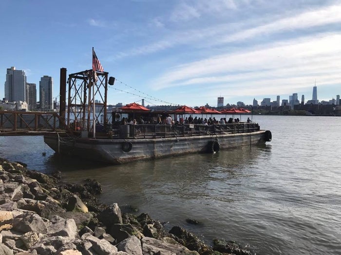 8 Great Floating Bars the You Can Dive Into