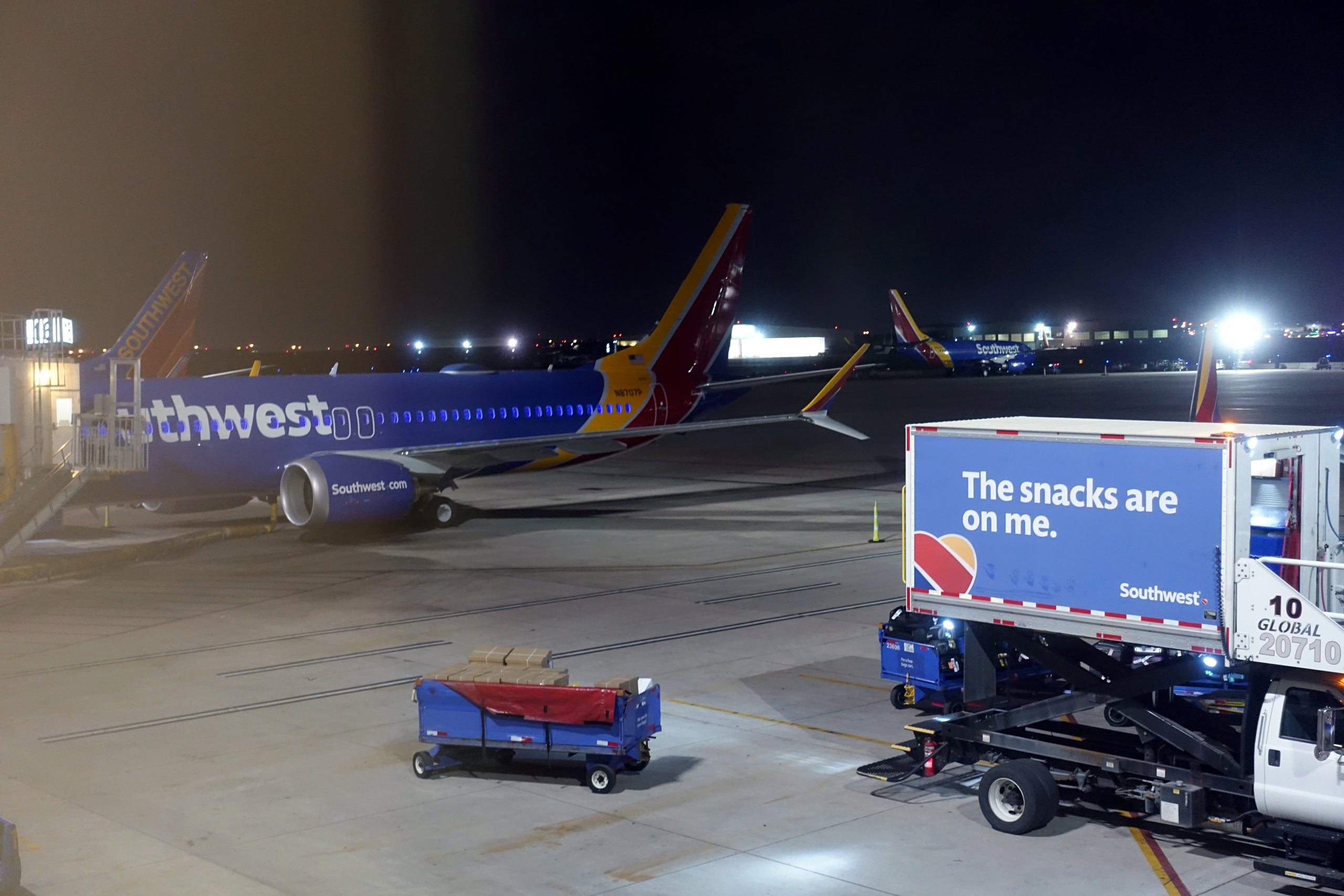 IMG-Southwest-737-max8-3