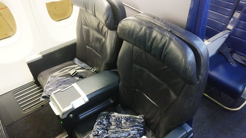 Flight Review United Boeing 737 900 First Class Ord Lax