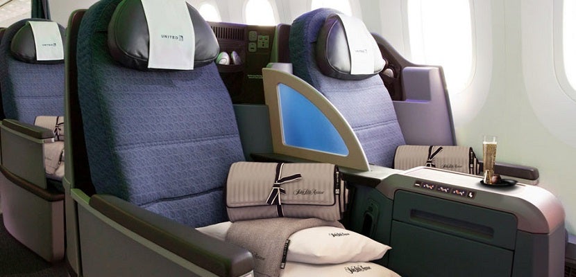 IMG United Polaris Business class seat featured
