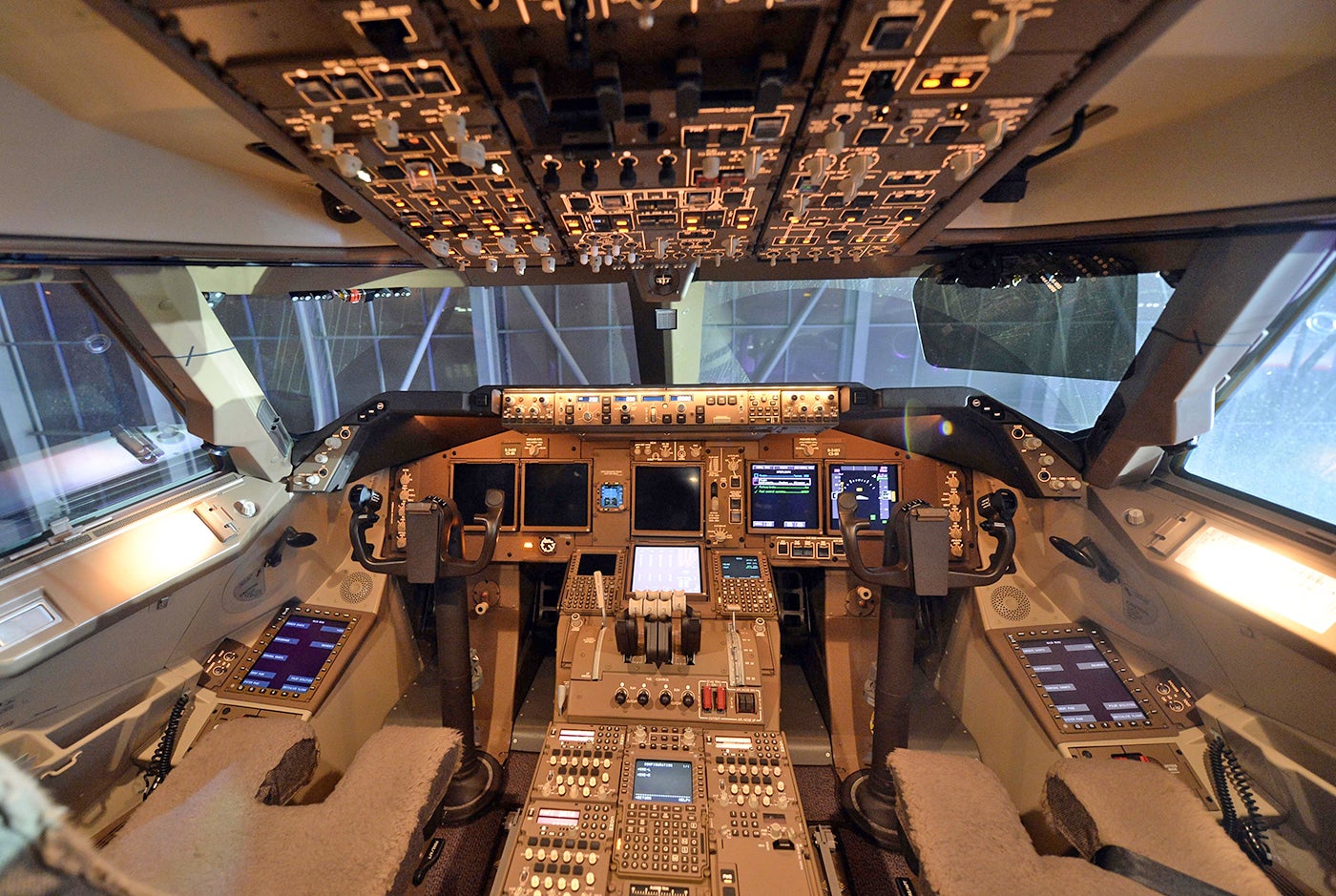 inside 747 cockpit