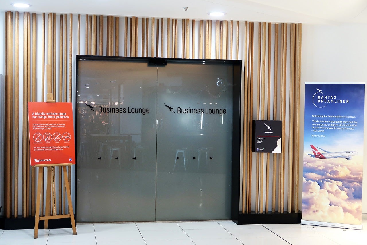 Qantas business class lounge Perth PER dress code Dreamliner