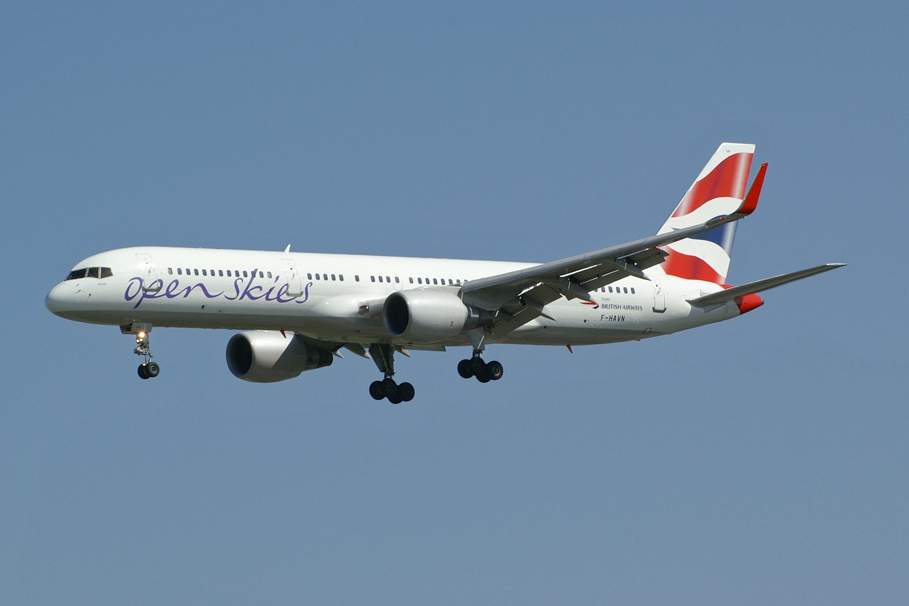 OpenSkies_(British_Airways)_Boeing_757-230_F-HAVN_(24826531779)