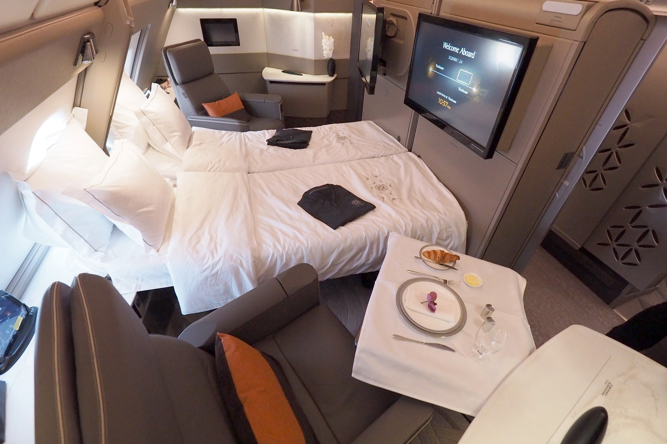 Singapore Airlines New A380 Suite Tour
