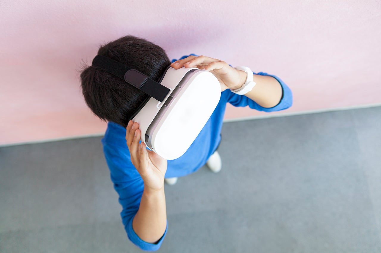airbnb-virtual-reality-credit-getty