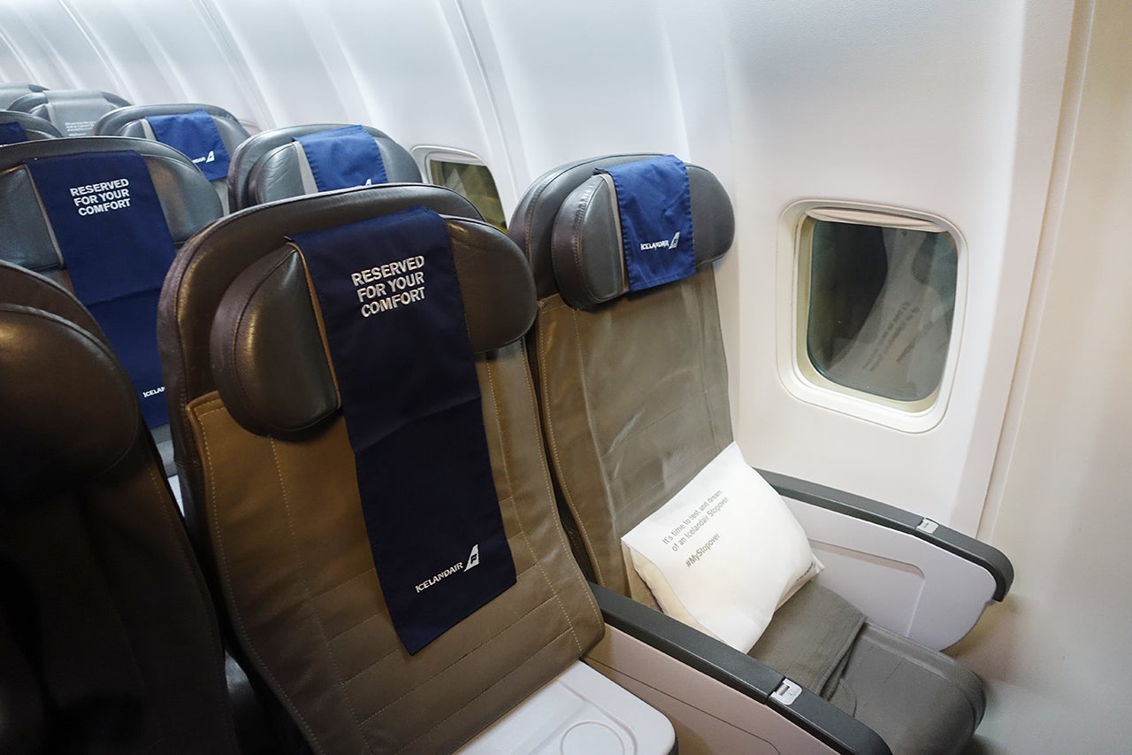 Icelandair 757-300 Premium Economy-10