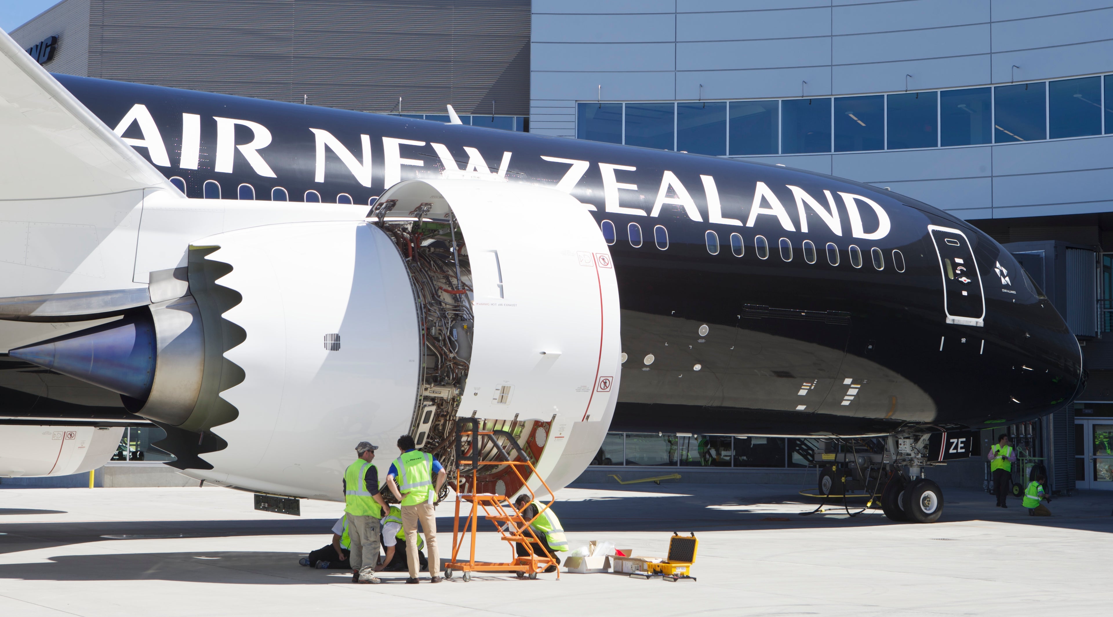 Boeing Reveals First Boeing 787-9 Dreamliner