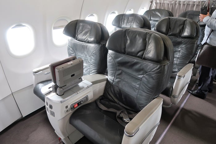 Review: Avianca (A320) Business Class From NYC to Medellín