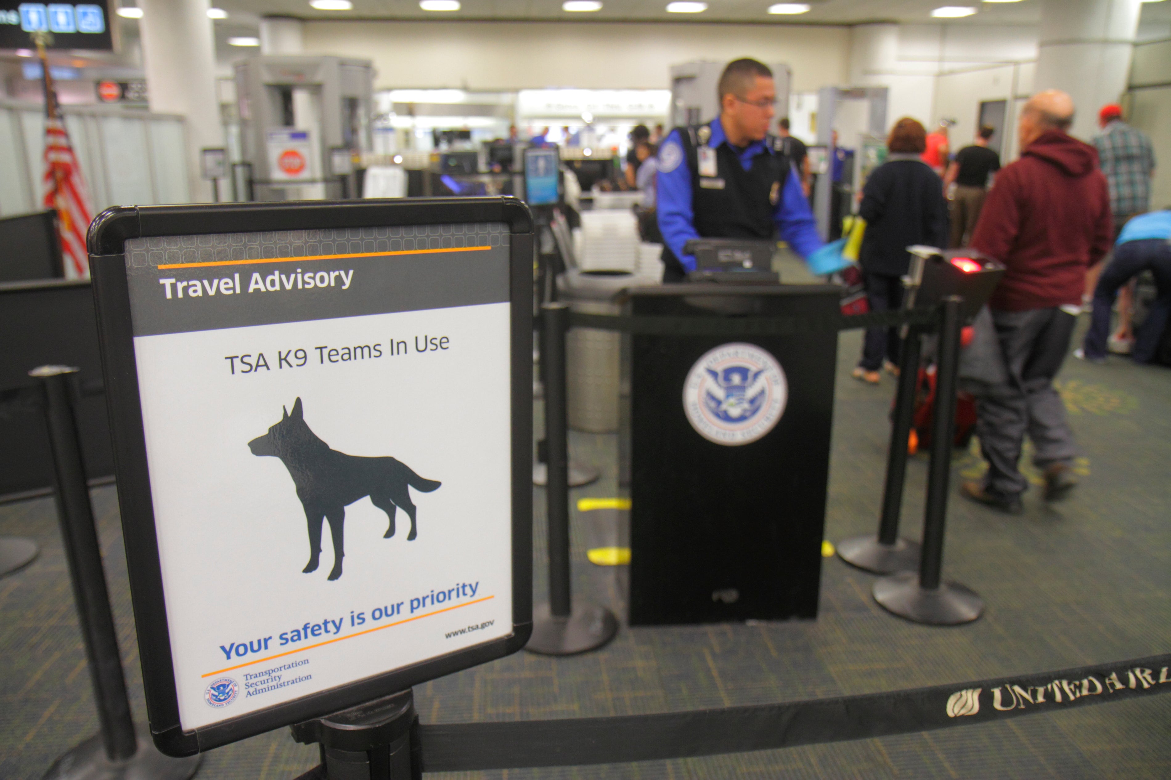 Transportation Security Administration, travel advisory sign at Airport.