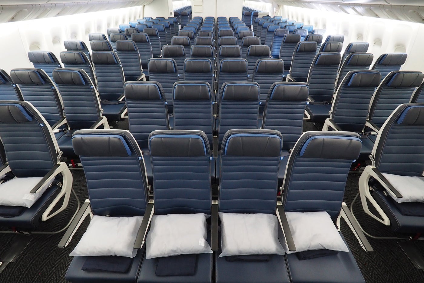 Where to Sit on United’s New 777-200: Economy and Economy Plus