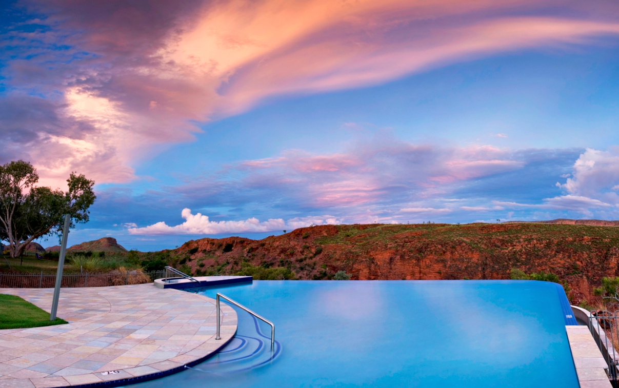 largest infinity pool in the world