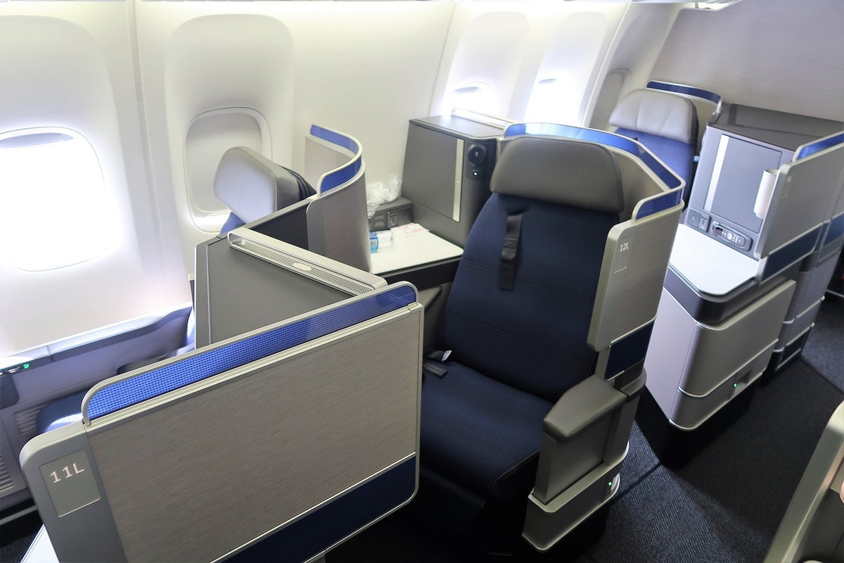 Review: UA (777-200) Polaris From Washington, DC to Frankfurt - The ...