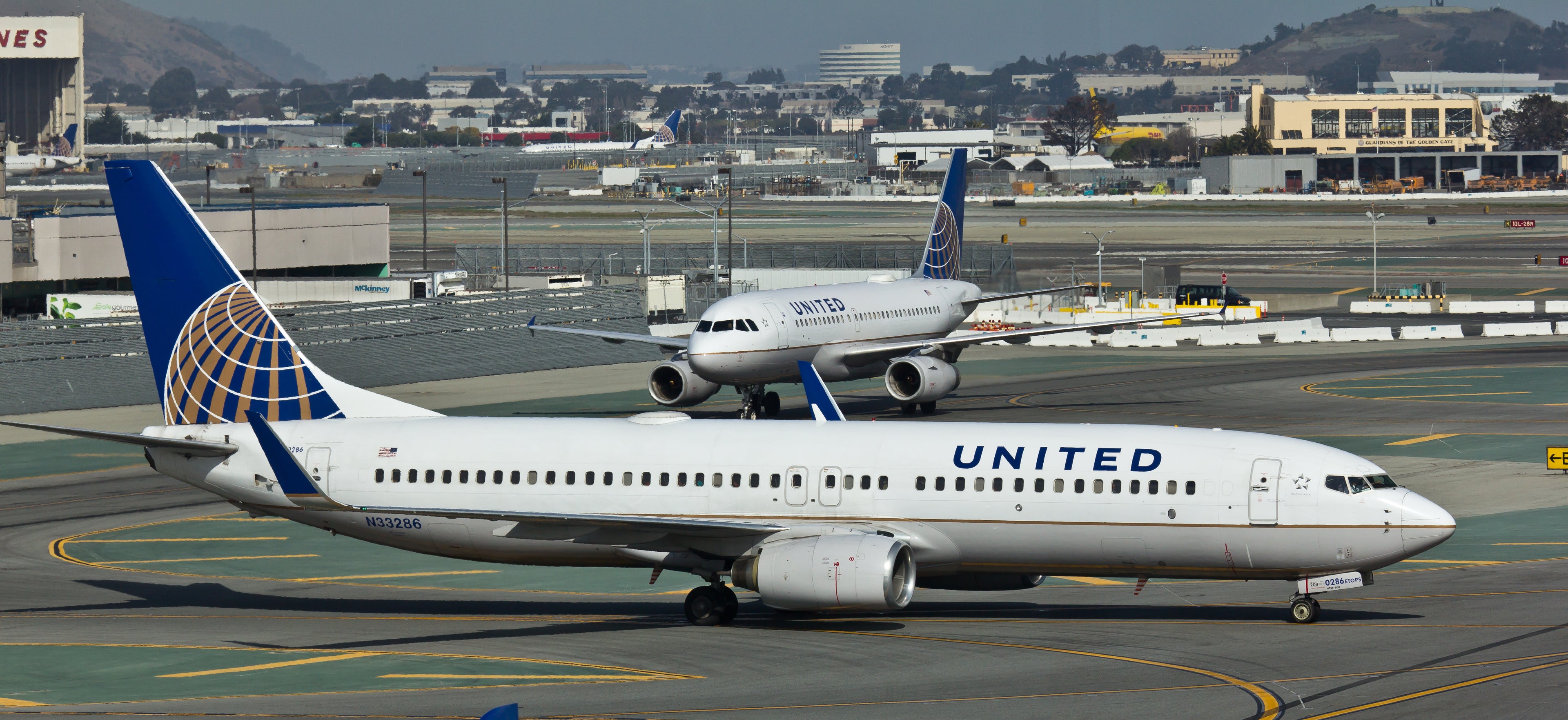 United Airlines - N33286 - Boeing 737-800 - San Francisco Intern