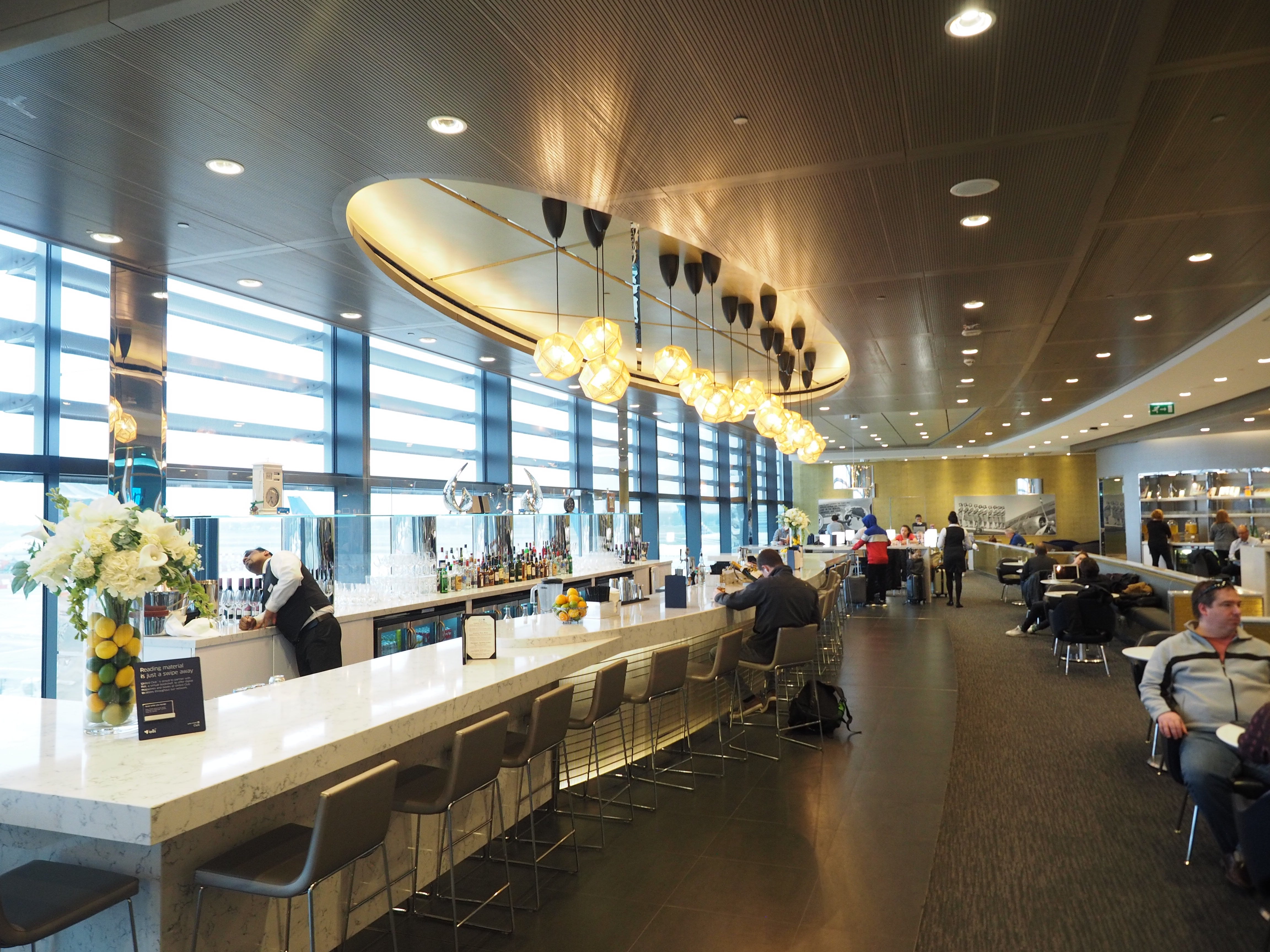 Review: The United Club at London Heathrow (LHR) - The Points Guy